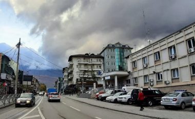 I burgosuri i dyshuar me COVID 19, është personi që e kishte kërcënuar kryetarin Muhaxheri