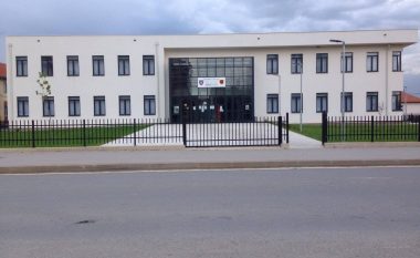 Zyra e Punësimit në Drenas mbyllet si pasojë e mosrespektimit të masave mbrojtëse ndaj COVID-19