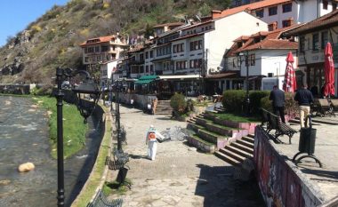 Prizreni në karantinë, qytetarët që ndodhen jashtë kësaj komune mund të kthehen sot deri në orën 17:00