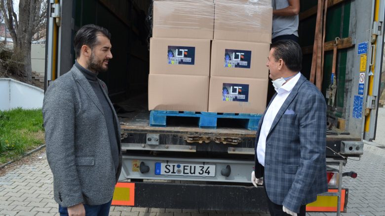 Fondacioni “Labinot Tahiri” dhuron 200 pako ushqimore për familjet në nevojë në Mitrovicë