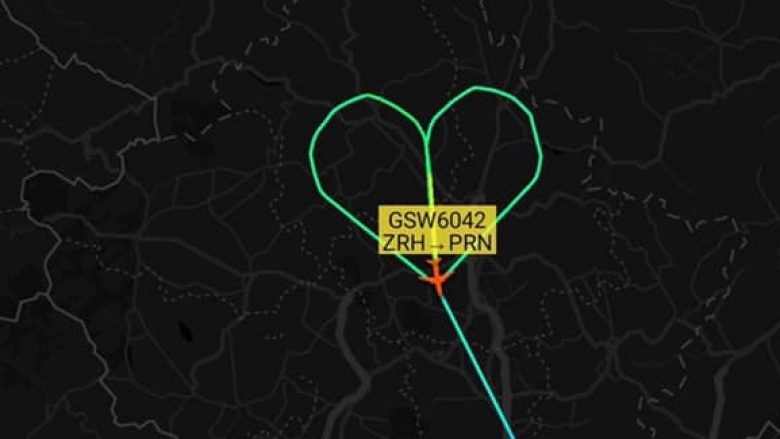 Mahnitëse, aeroplani i linjës Cyrih-Prishtinë bën simbolin e zemrës në qiellin e Kosovës, si shenjë përkrahje në luftimin e COVID-19