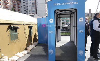 Shpend Ahmeti përuron tunelin dezinfektues në QKMF në Prishtinë: E kemi vendosur këtë tunel, për të mbrojtur qytetarët dhe punëtorët