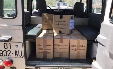Handikos shpërndanë 45 pako ushqimore për familjet në nevojë