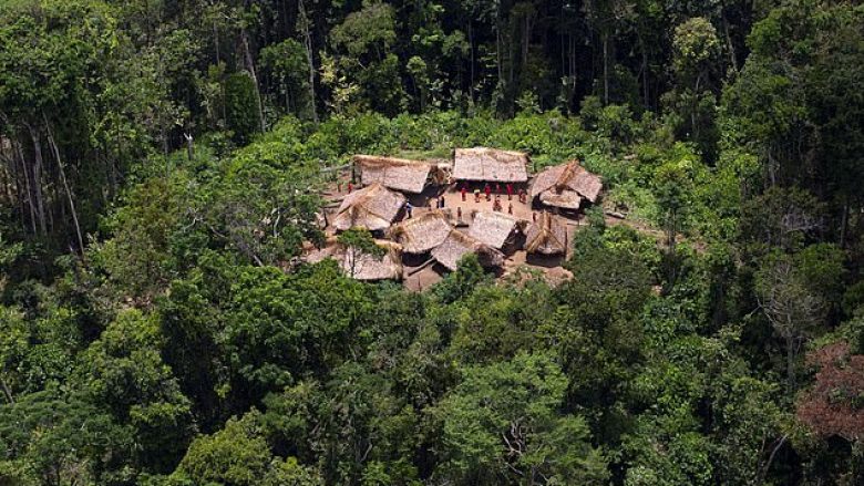 Adoleshenti 15-vjeçar nga një fis në Amazonë që vdiq nga coronavirusi, ngjalli frikë se ky virus mund t’i godet rëndë këto komunitete të izoluara