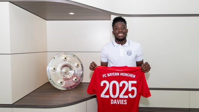 Zyrtare: Bayern Munich blindon Alphonso Daviesin, kanadezi nënshkruan deri në vitin 2025