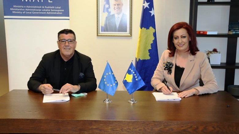Haziri nënshkruan marrëveshjen trepalëshe për ndërtimin e stacionit të autobusëve
