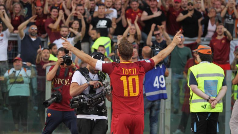 Rrëfimi emocionues i Tottit për Romën: Shpesh ndalem para hyrjes dhe qaj, kur kujtoj se pas 30 vitesh nuk mund të hyj brenda