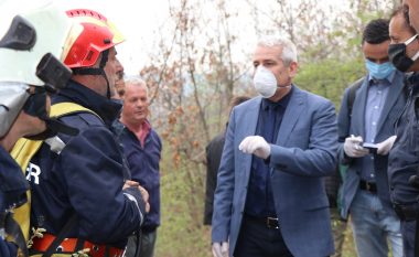 Sveçla vizitoi Njësinë Profesionale të Zjarrfikësve dhe Shpëtimit në Viti