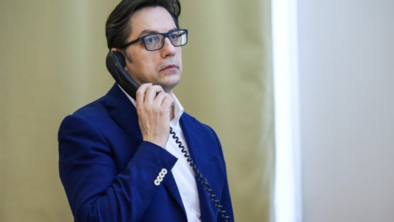 Pendarovski në bisedë telefonike me Chollet, diskutojnë për problemet e Maqedonisë së Veriut