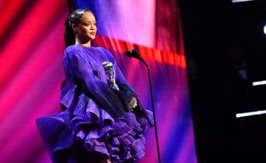 Rihanna dhe Jack Darsey dhurojnë 4.2 milionë dollarë për viktimat e dhunës në familje