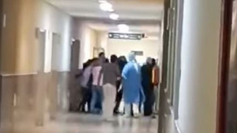 Familja sulmon stafin mjekësor në një spital në Meksikë, sepse nuk ua lejuan të shohin pacientin e vdekur nga coronavirusi