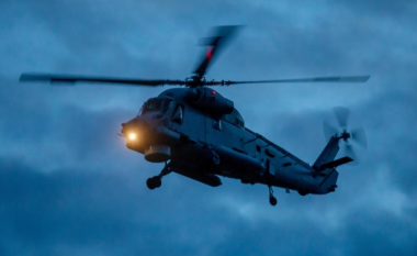 Helikopteri i NATO-s zhduket në Detin Jon