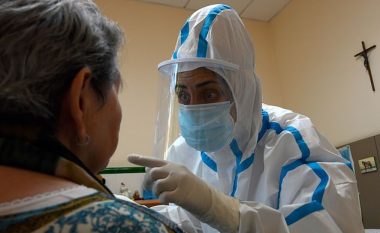 Spanja ka nisur hetime me bazë kriminale ndaj 37 shtëpive për të moshuar, ku besohet se viktimat e coronavirusit janë lënë të vdesin