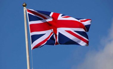 Ambasada britanike: Nuk është koha për manovrime politike, përshëndesim vendimin e Qeverisë për heqjen e taksës