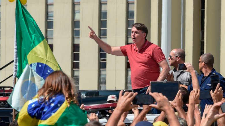Presidenti brazilian Jair Bolsonaro në protestë kundër bllokimit nga coronavirusi