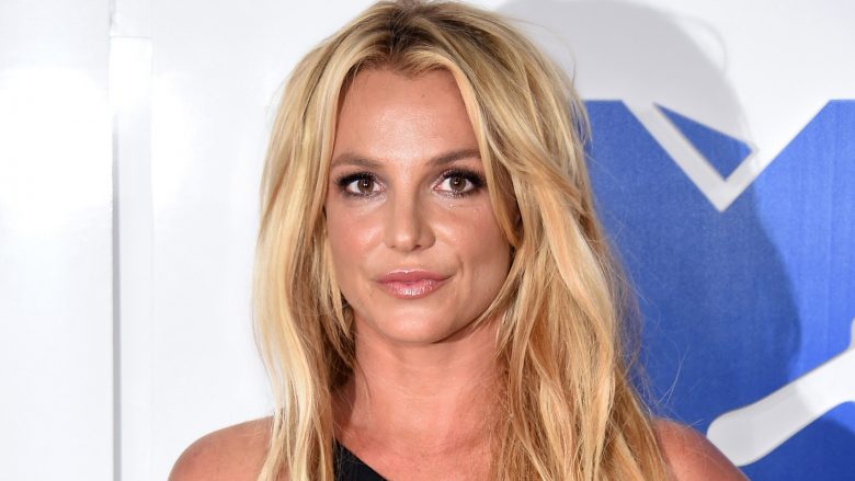 Britney Spears inkurajon fansat të qëndrojnë në shtëpi mes pandemisë së coronavirusit