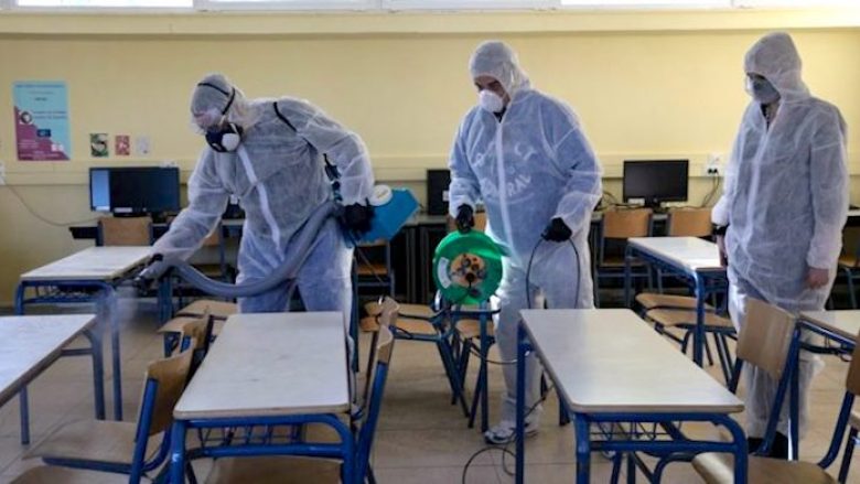 Shtyhet pa afat fillimi i shkollës në Shqipëri