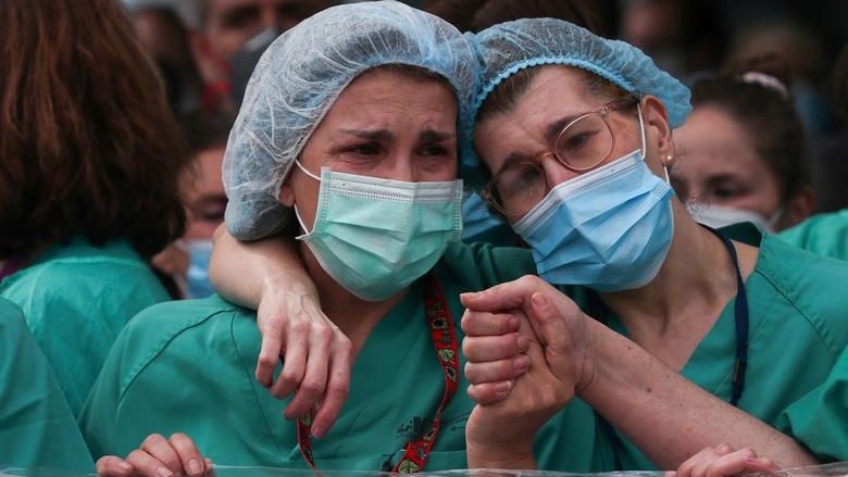 Shumica e infermierëve në Spanjë kanë punuar pa pajisje mbrojtëse gjatë krizës së COVID-19
