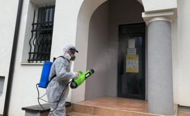 Ferizaj vazhdon dezinfektimin e objekteve të institucioneve publike e shëndetësore