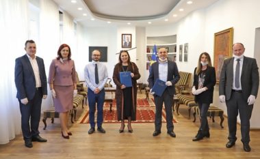 MKRS mbështet komunat e Prizrenit, Istogut dhe të Lipjanit në infrastrukturë fizike sportive