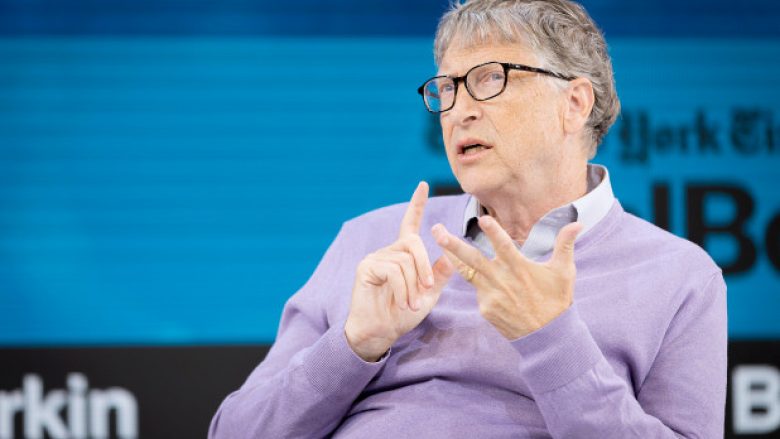 Bill Gates mbron Kinën për përgjigjen ndaj pandemisë së coronavirusit