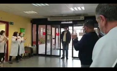Taksisti spanjoll i cili dërgonte pacientë në spital falas, befasohet nga mjekët
