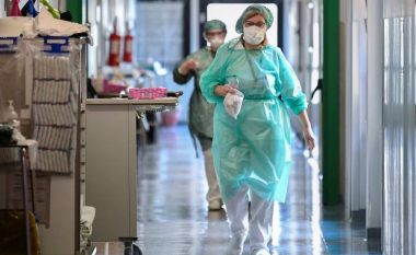 Ata ndjehen shumë të rrezikuar: Rrëfimi i disa mjekëve dhe infermierëve amerikanë “në vijën e parë të luftës kundër coronavirusit”