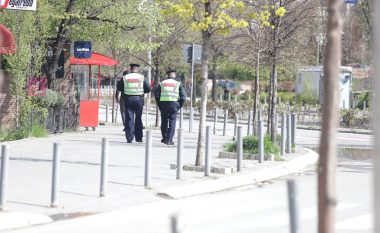 Kishin qenë në vetë izolim dhe nuk respektuan kufizimin e lëvizjes, policia arreston tri femra në Prishtinë