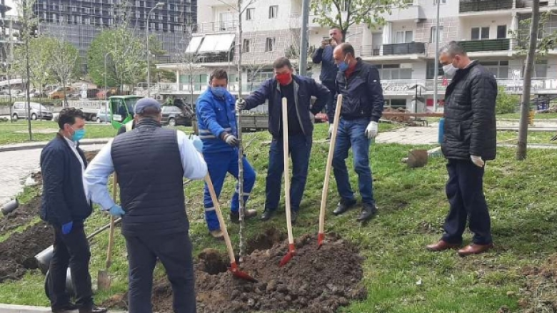 ​Prishtina shënon “Ditën e Tokës”, Ahmeti paralajmëron mbjelljen e 5 mijë fidanëve