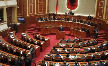 Shqipëri, drejt zgjidhjes ngërçi i parlamentit, dakordim mes grupeve të PS e PD