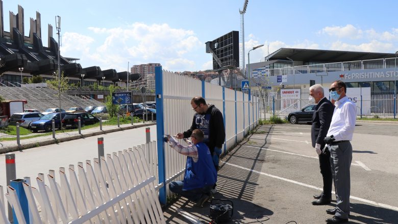 ​Hiqen rrethojat edhe te Ministria e Punëve të Brendshme, Sveçla: Nuk na duhen barrierat, Kosova nuk është regjim diktatorial