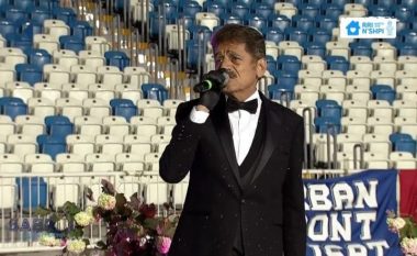 Sabri Fejzullahu i këndoi Prishtinës, zëri i tij jehoi nga stadiumi i zbrazët "Fadil Vokrri" për të gjithë qytetarët e vendit