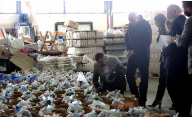 Komuna e Skenderajt shpërndanë​ 1.500 pako ushqimore e higjienike për familjet në nevojë