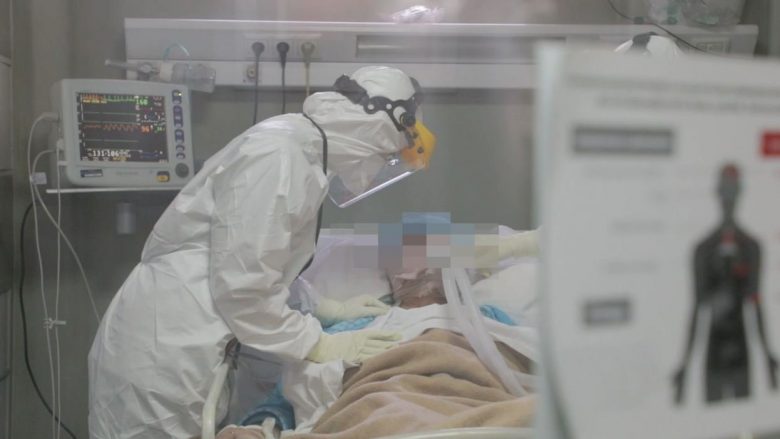 Në Spitalin e Gjakovës po trajtohen 4 pacientë me COVID-19 nga Shqipëria