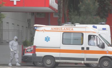 Vdekja e të riut të ndaluar nga policia në Tiranë, reagon spitali: Pacienti erdhi pa shenja jete