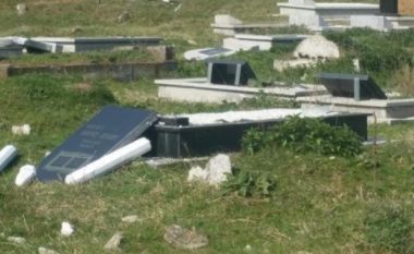 Thaçi dënon dëmtimin e varrezave të komunitetit RAE në Rahovec