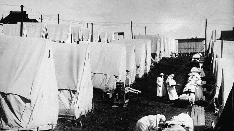 “Mbyllja gjatë Gripit të vitit 1918” në fakt ishte zgjidhja më e mirë për rritjen ekonomike pas pandemisë, sipas studiuesve të Rezervës Federale