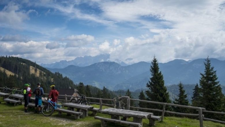 ​Sllovenia shpërndan kuponë turistikë në vlerë 200 euro për qytetarët