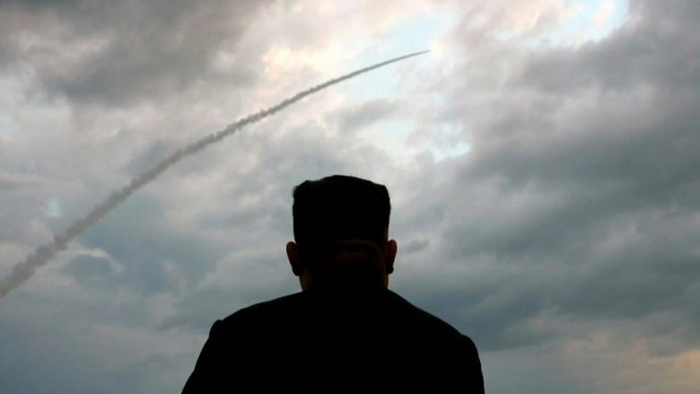 Misteri i rrugës që çon te vila e Kim Jong-Un, aty po ndodhin gjëra të çuditshme  – ka forca të shumta të armatosura