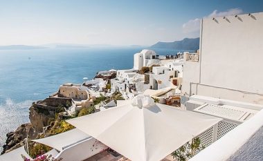 Pasojat e COVID-19, Greqia paralajmëron “rregulla të reja” për turistët