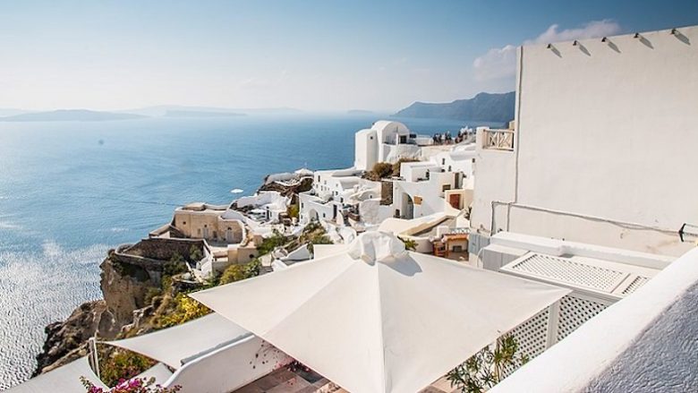 Pasojat e COVID-19, Greqia paralajmëron “rregulla të reja” për turistët
