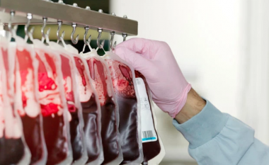 Gjaku i pacientëve të shëruar nga coronavirusi shitet ilegalisht online në vend të vaksinës