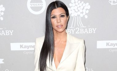 Kourtney Kardashian thotë se është ‘krenare me trupin e saj’ pas spekulimeve për shtatzëni