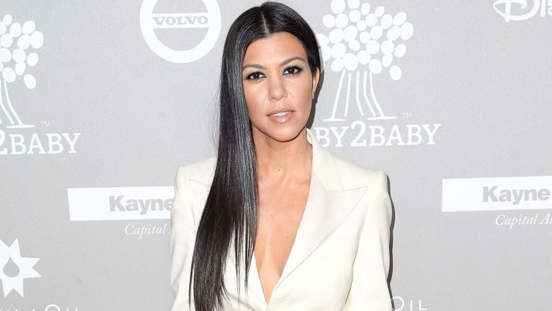 Kourtney Kardashian thotë se është ‘krenare me trupin e saj’ pas spekulimeve për shtatzëni