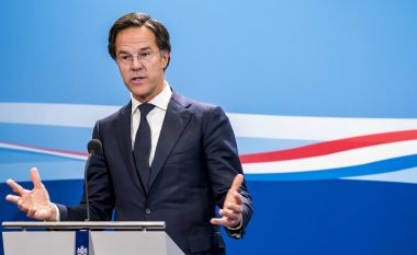 Kryeministri holandez nuk e vizitoi të ëmën që po i vdiste, për të respektuar masat kundër COVID-19