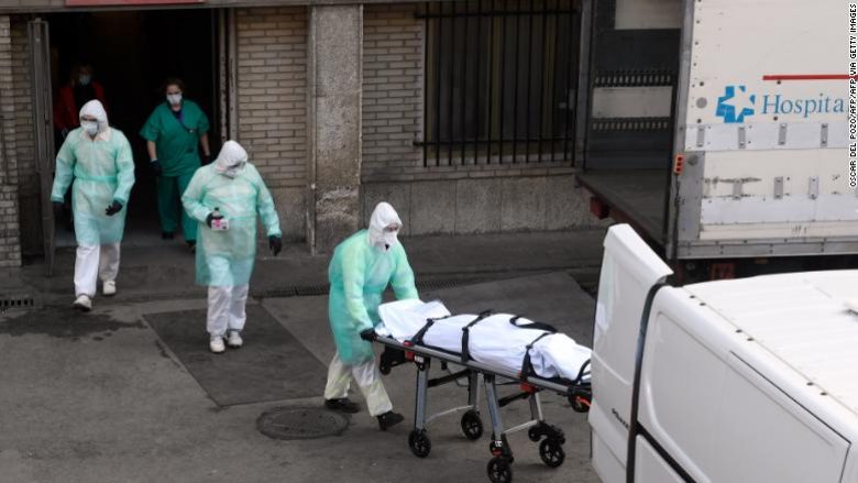 Spanjës i dalin 2,000 vdekje më pak nga coronavirusi