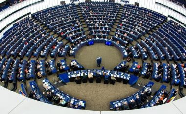 Eurodeputetët të shqetësuar për 15 kushtet që duhet të përmbushë Shqipëria