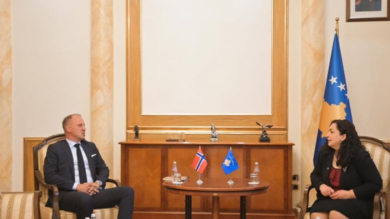 Osmani takon ambasadorin norvegjez, diskutojnë për situatën politike në vend