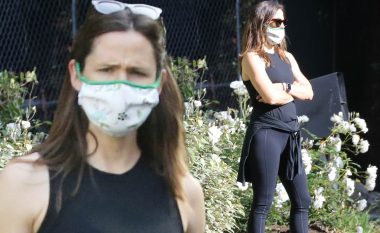 Jennifer Garner fotografohet me maskë gjatë një shëtitjeje në Los Angeles