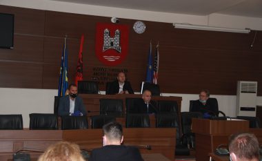 Mbahet takimi i Këshillit të Drejtorëve në Pejë, qytetarët po i respektojnë masat për parandalimin e pandemisë
